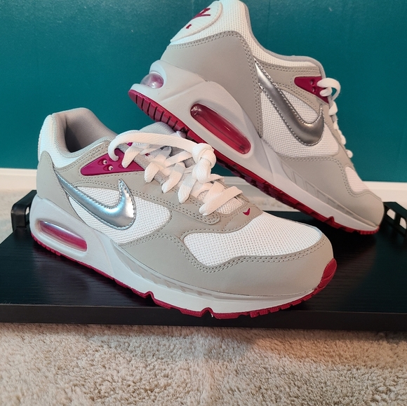 Nike Shoes - Nike Air Max Correlate